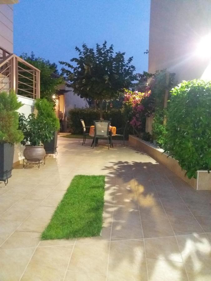 Casa Loutsiano Lägenhet Sívota Exteriör bild