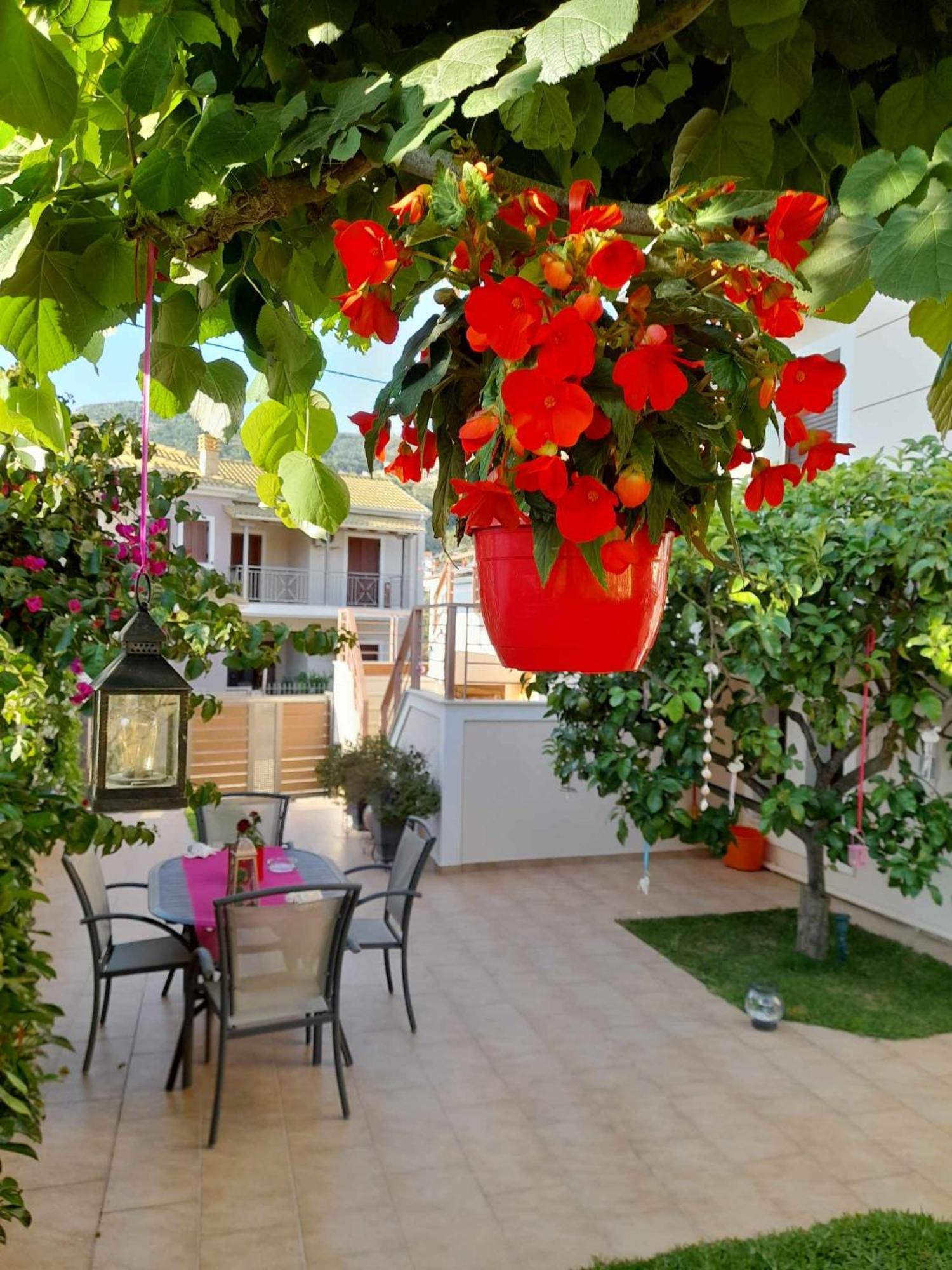 Casa Loutsiano Lägenhet Sívota Exteriör bild